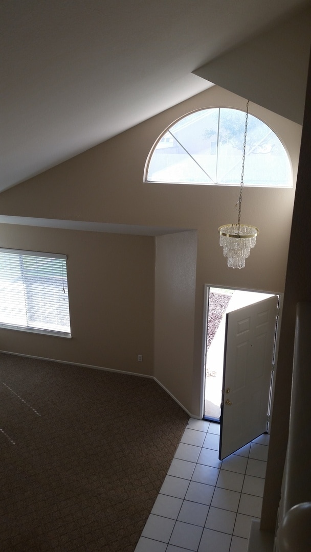 Building Photo - POOL FOR THE SUMMER! SPACIOUS 4 BEDROOM 3 BATH EAGLE RANCH HOME