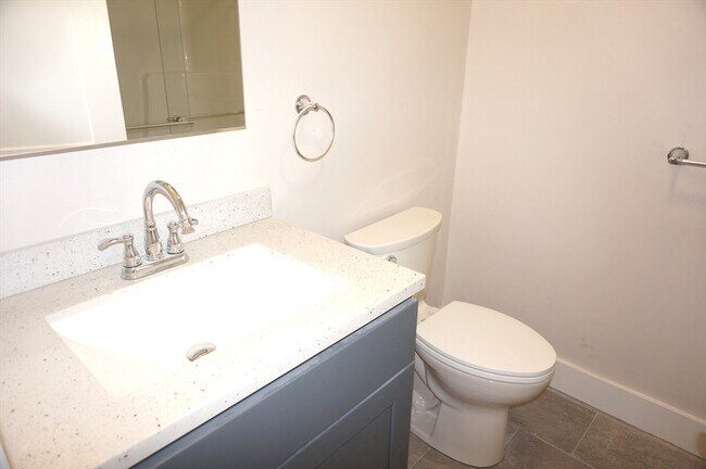 Building Photo - 99 Moody St