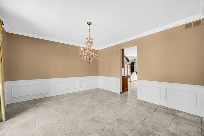 Building Photo - 8S241 Dunham Dr