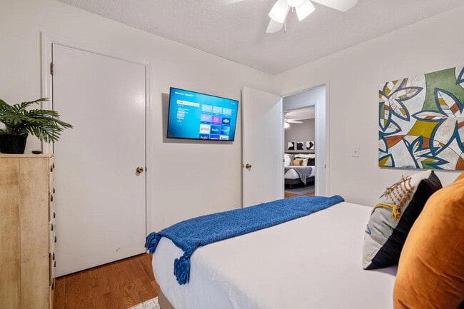 Building Photo - 306 Jason Ct