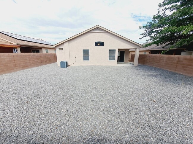 Building Photo - 2811 Desert Sage Ave SW