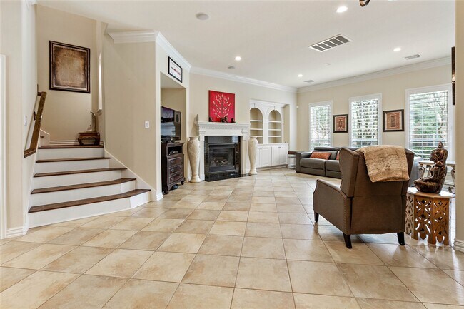 Building Photo - 15 Crocus Petal St