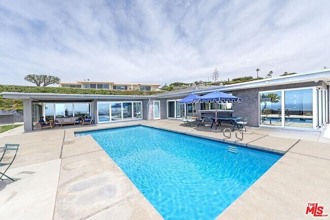 Building Photo - 16722 Charmel Ln