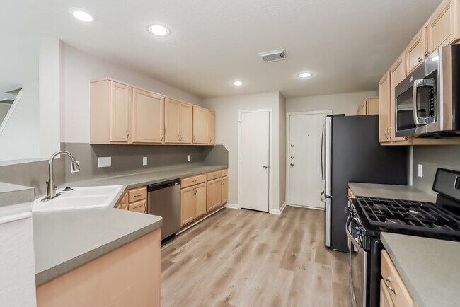Building Photo - 6806 Oleander Grove Way