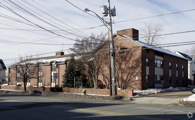 Building Photo - 1303 Elmwood Ave