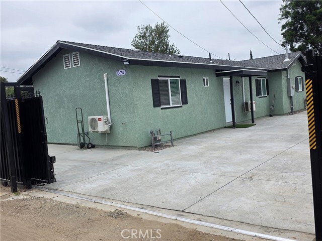 Building Photo - 13059 3rd St