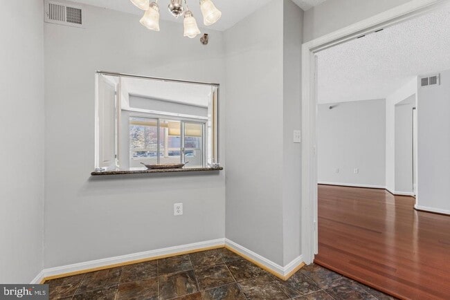 Building Photo - 14801 Pennfield Cir