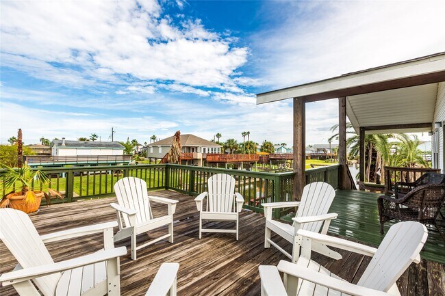 Building Photo - 16530 Bermuda Way