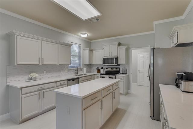 Building Photo - 1414 Park Palisades Dr