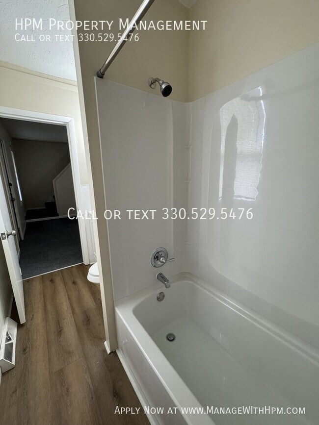 Building Photo - 1380 Garfield Ave SW