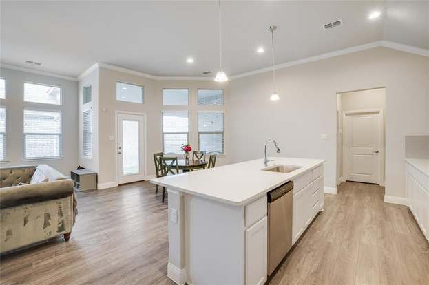 Building Photo - 725 Boardwalk Way