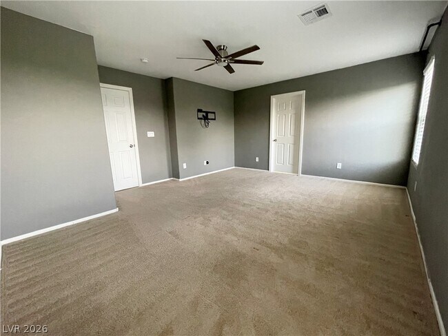 Building Photo - 2825 Woodland Park Ave