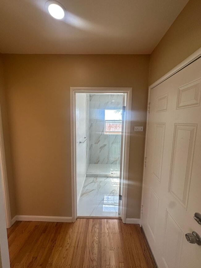 Building Photo - 2774 Madera Ave- 2407 LB/ 2029 L/ 2027 R