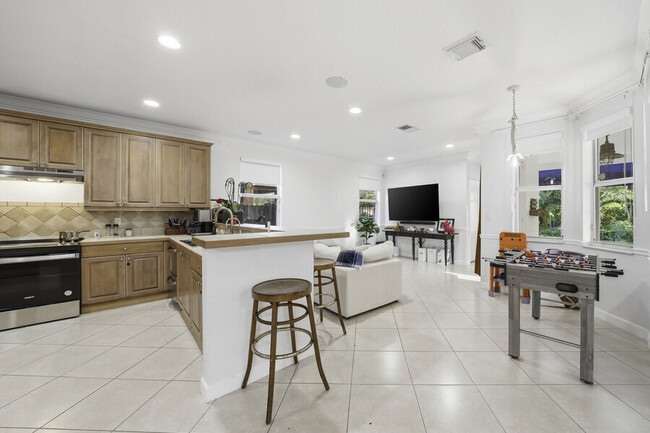 Building Photo - 16372 SW 62nd Ter