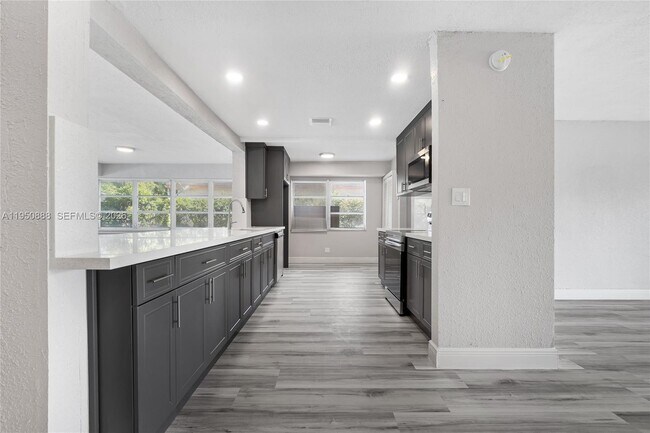 Building Photo - 3303 NW 37th Ave