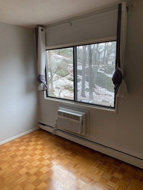 Building Photo - 330 Newton St