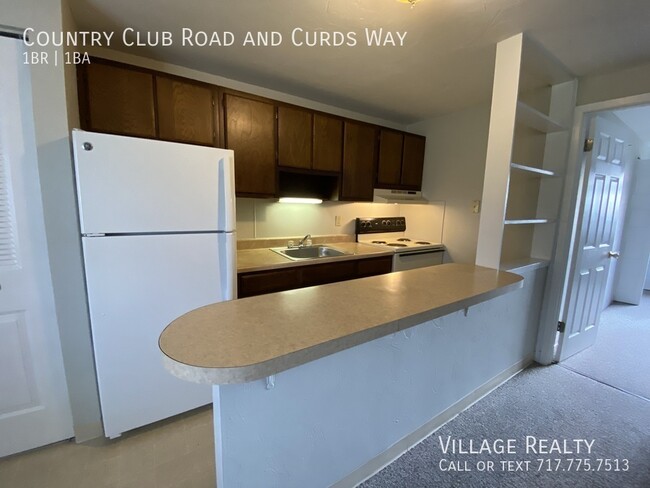 Building Photo - 681 Country Club Rd