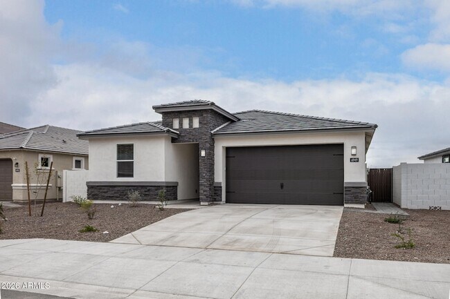 Building Photo - 6949 W Buckhorn Trail