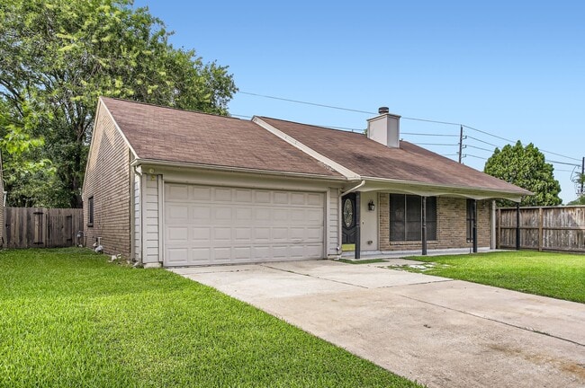 Building Photo - 11910 Yearling Dr