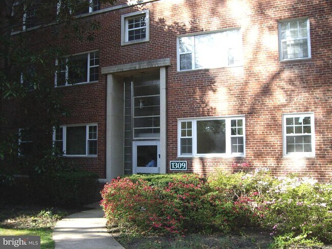 Primary Photo - 1309 N Ode St
