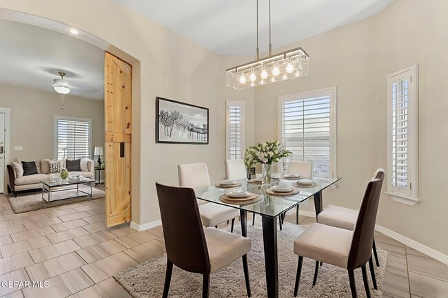 Building Photo - 14832 Sunny Land Ave