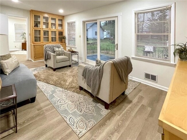 Building Photo - 4457 Frontier Way NE