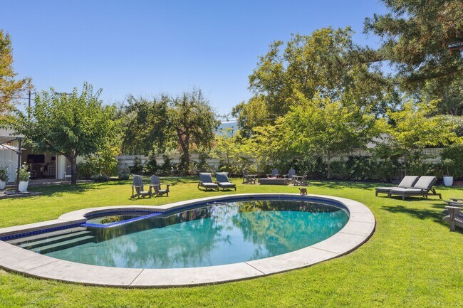 Building Photo - 760 Zinfandel Ln