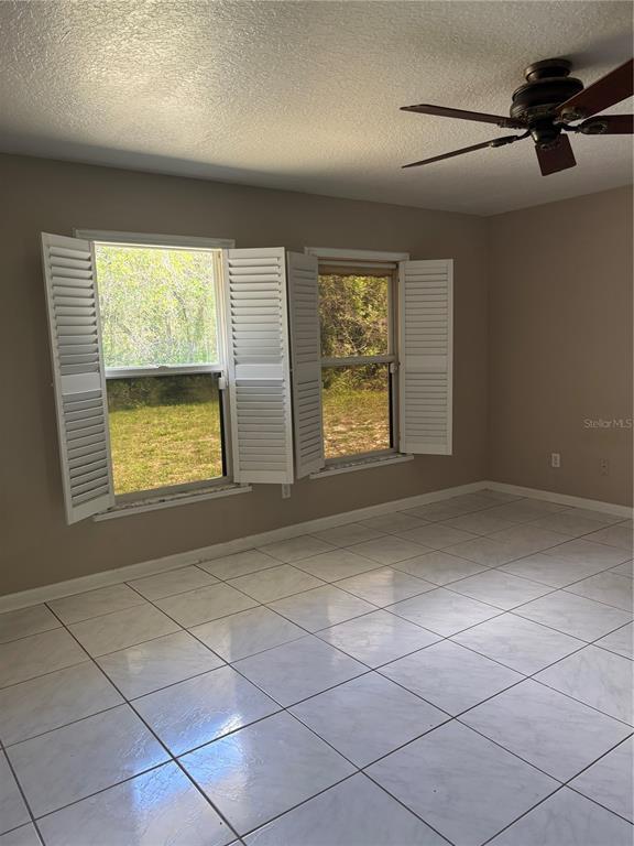 Building Photo - 510 S Cedar Ave