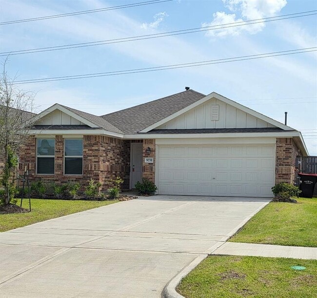 Building Photo - 9731 Atwood Lake Dr