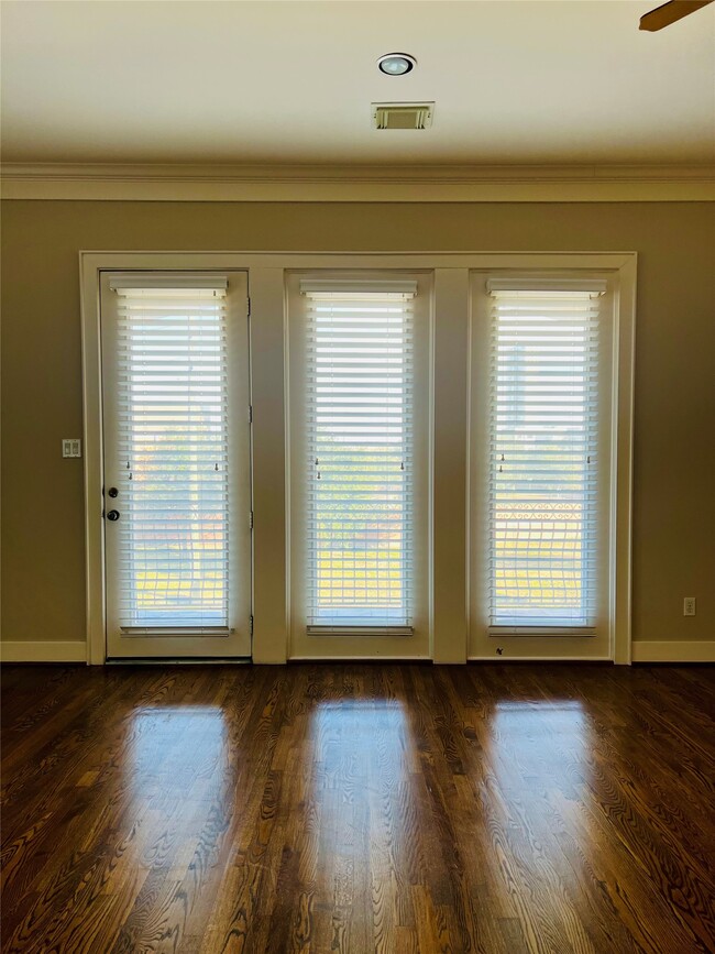 Building Photo - 3000 McCulloch Cir