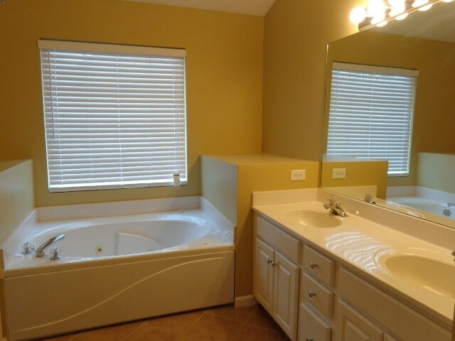 Building Photo - 7041 Calderwood Dr