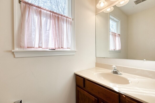Building Photo - 10595 Blue Bell Way