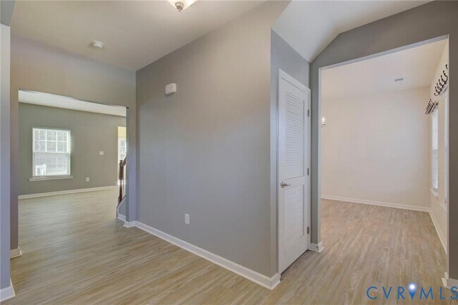 Building Photo - 5436 Burlington Ct