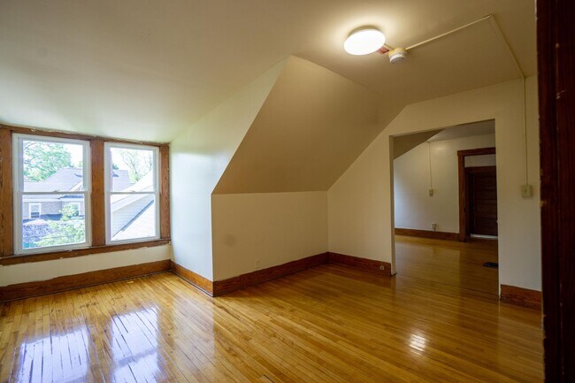 Building Photo - 971 Lancaster Ave