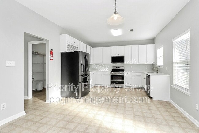 Building Photo - 610 Latimer Way