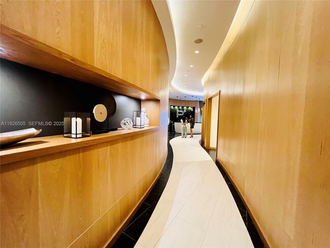 Building Photo - 851 NE 1st Ave