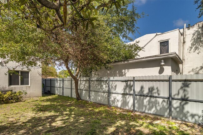 Building Photo - 2132 NW 47th St