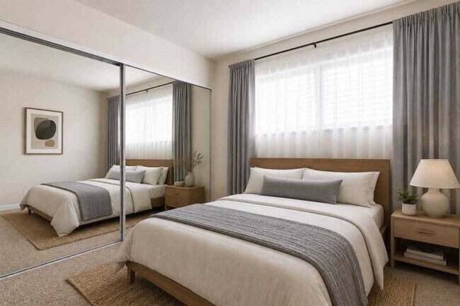 Building Photo - North Beacon Hill 1 Bedroom Apartment for Rent | Beacon Hill Light Rail Access, Balcony, Hardwood...