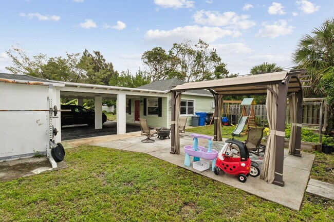 Building Photo - 614 N 7th St