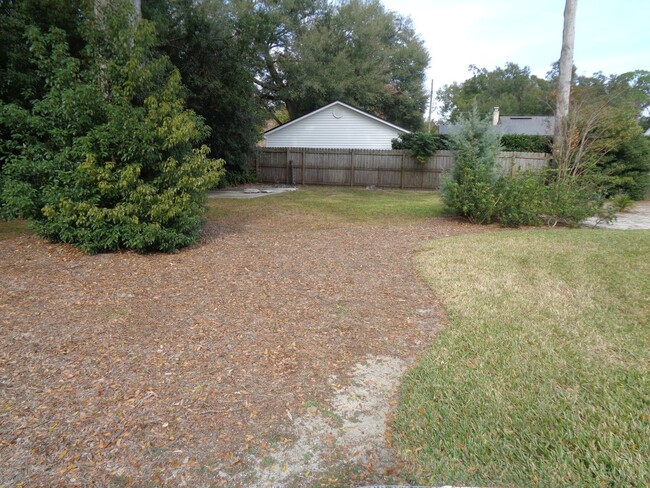 Building Photo - Cute 2 Bedroom Home in San Marco