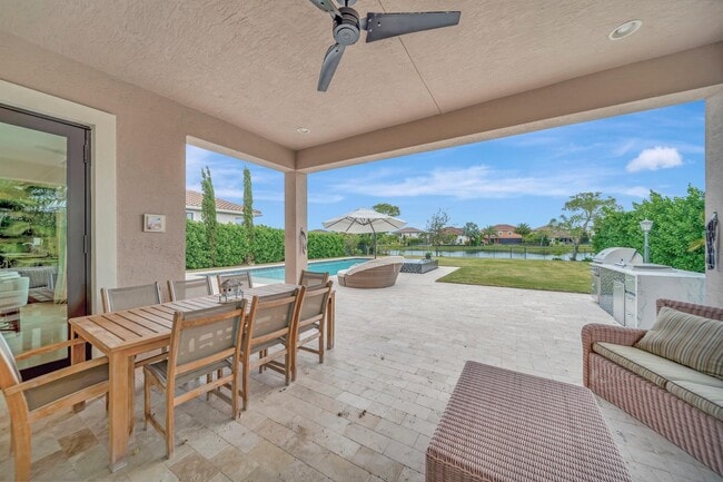 Building Photo - 10302 Sweet Bay Manor