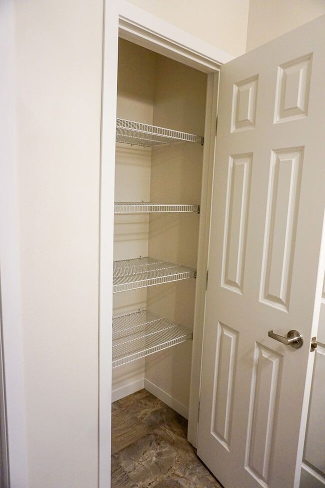 Building Photo - 3 Bed 2 Bath Twin Home