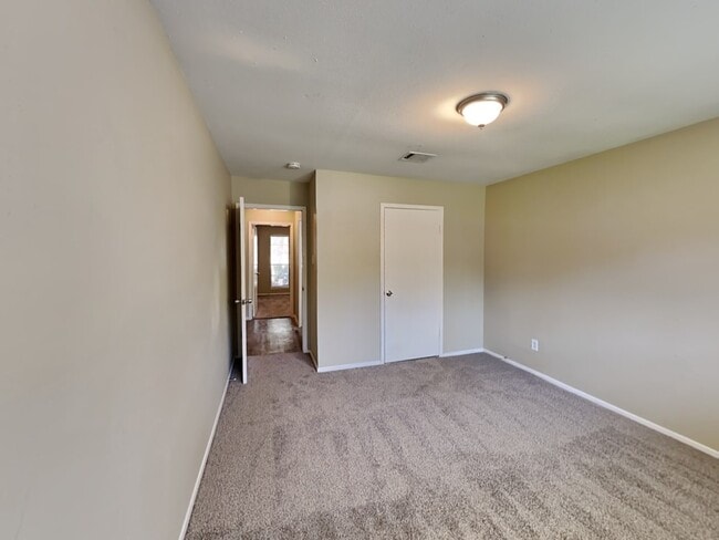 Building Photo - 3631 Dawnwood Dr