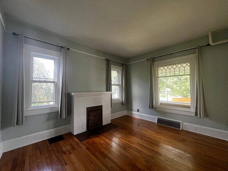 Building Photo - 628 Pisgah Dr