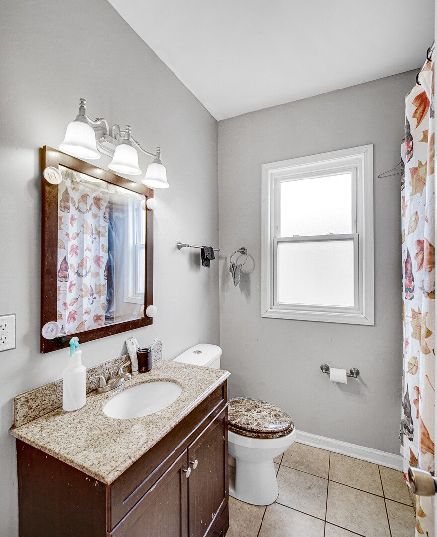 Bathroom - 8352 S Peoria St