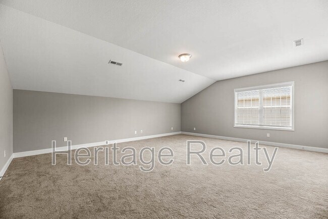 Building Photo - 925 Brookwood Ln