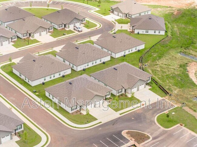 Building Photo - 2141 Houston Lake Rd