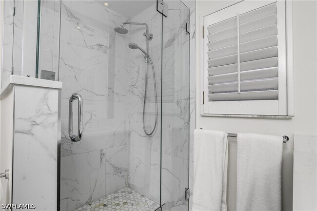 Building Photo - 853 Tanbark Dr