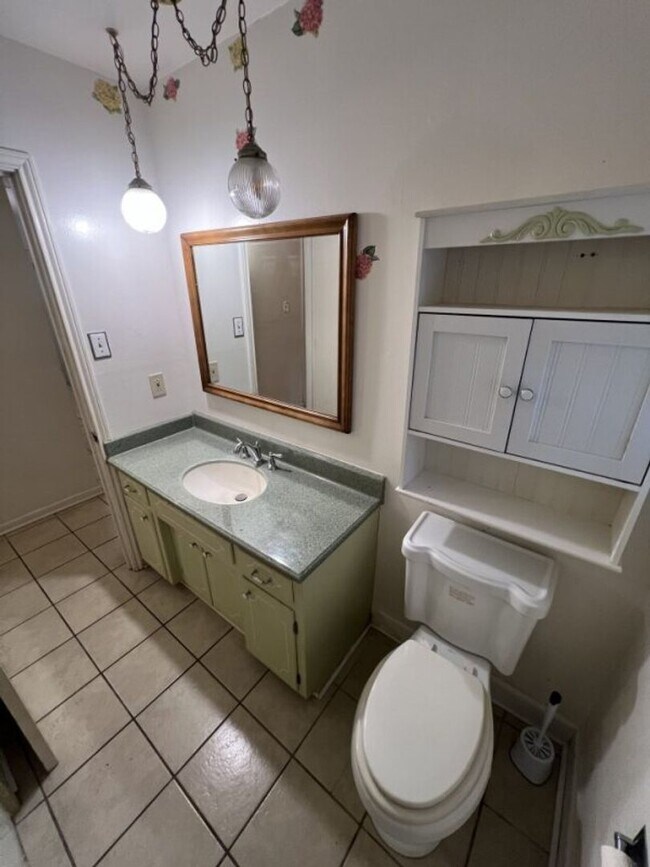 Building Photo - 8823 Cefalu Dr