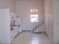 Building Photo - 423 Penn St